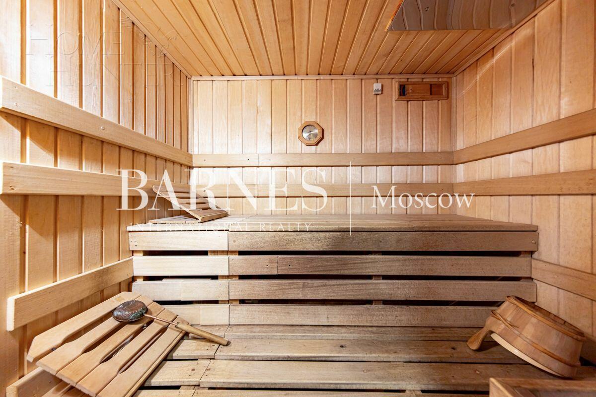 3-этажный коттедж 650 м² с отделкой