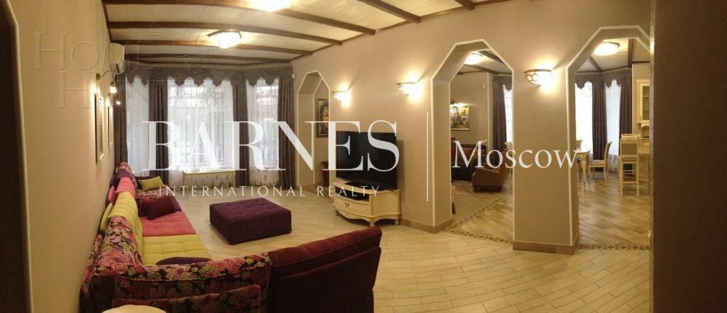 3-этажный коттедж 400 м² с отделкой