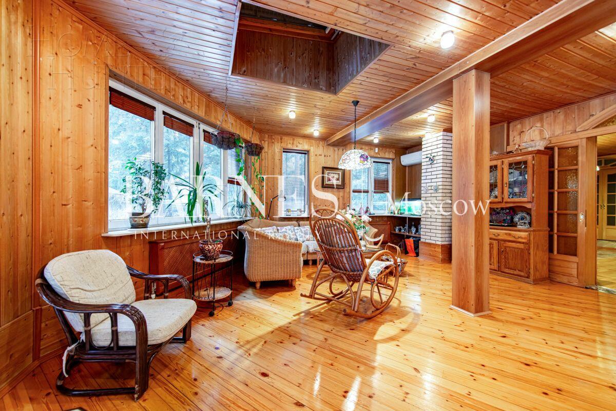 3-этажный коттедж 650 м² с отделкой