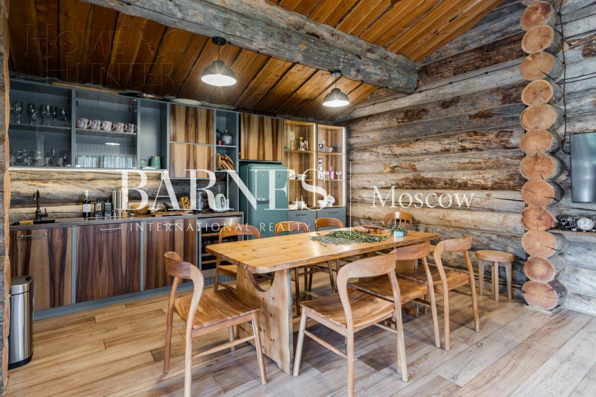 3-этажный коттедж 550 м² с отделкой