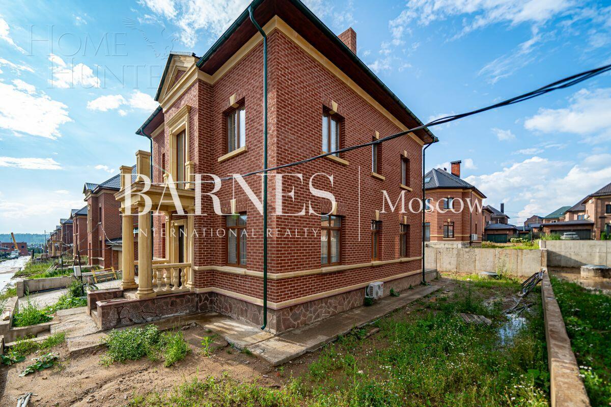 2-этажный коттедж 335 м² с отделкой