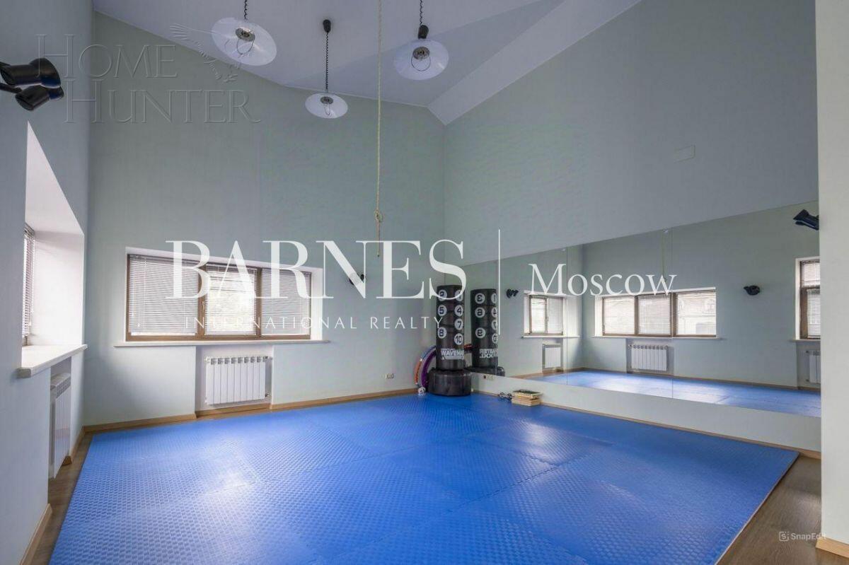 3-этажный коттедж 980 м² с отделкой