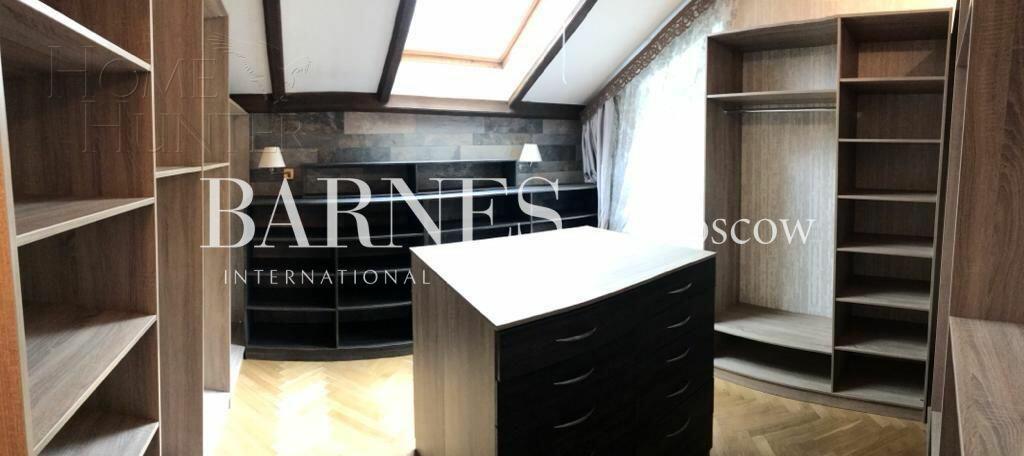 3-этажный коттедж 400 м² с отделкой