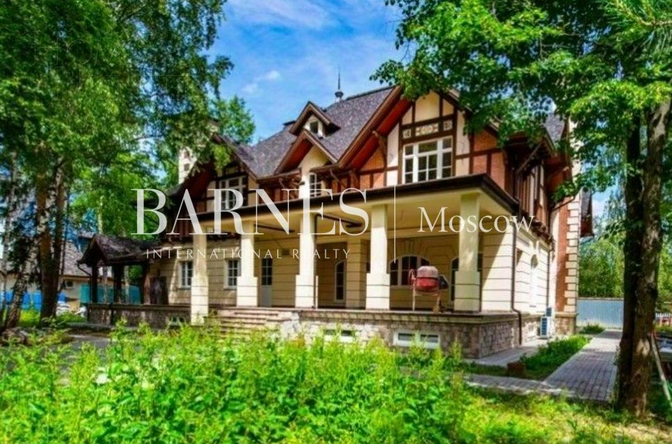 2-этажный коттедж 1 200 м² с отделкой