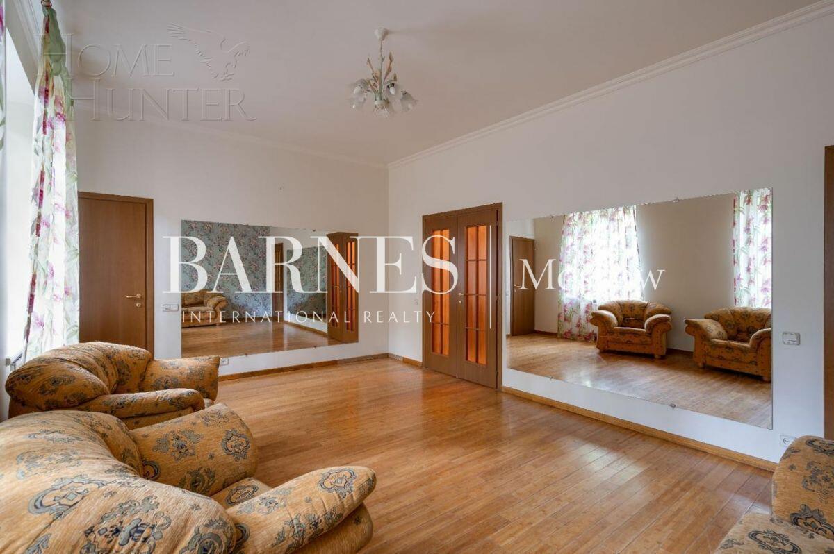 2-этажный коттедж 370 м² с отделкой