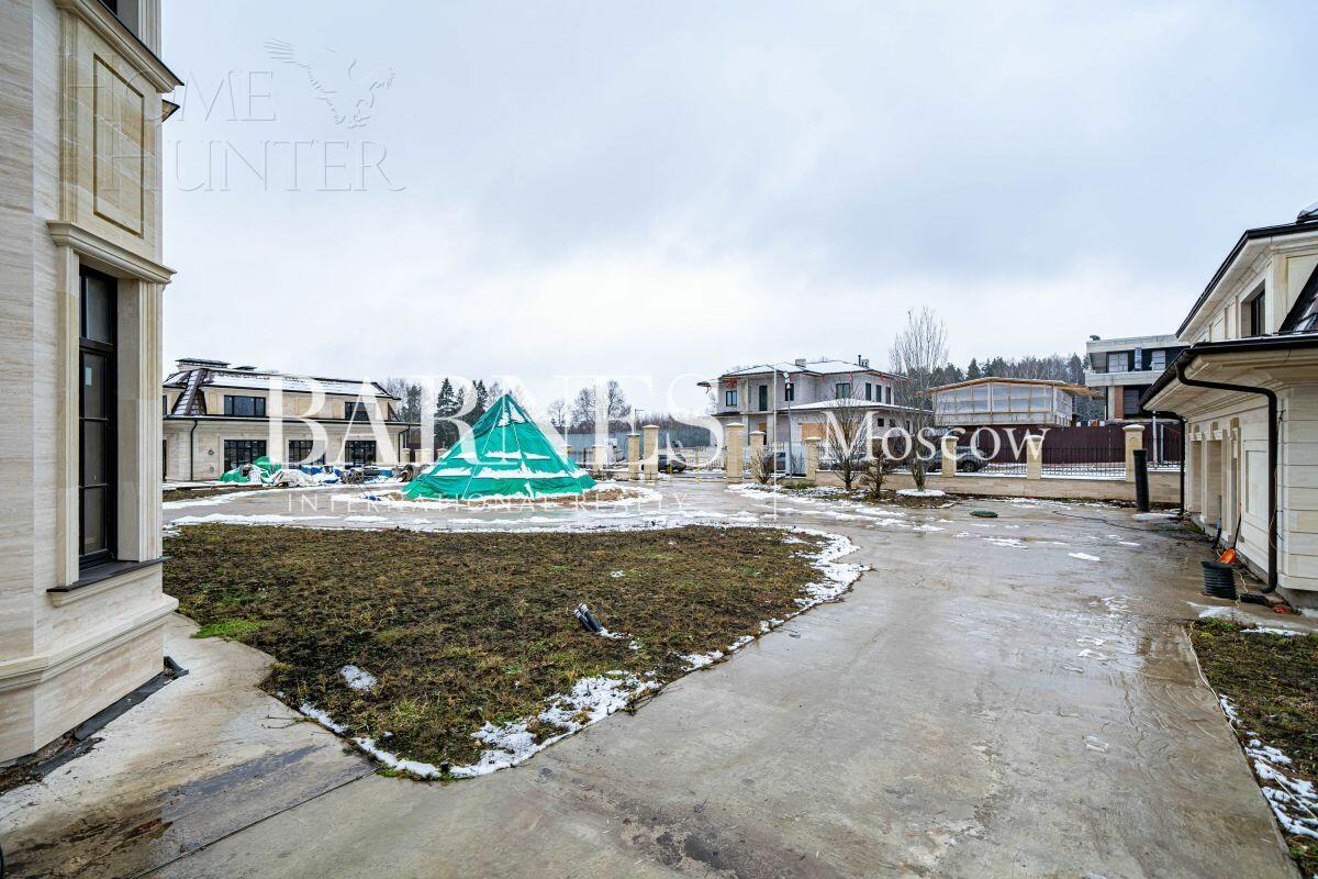 2-этажный коттедж 3 600 м² без отделки