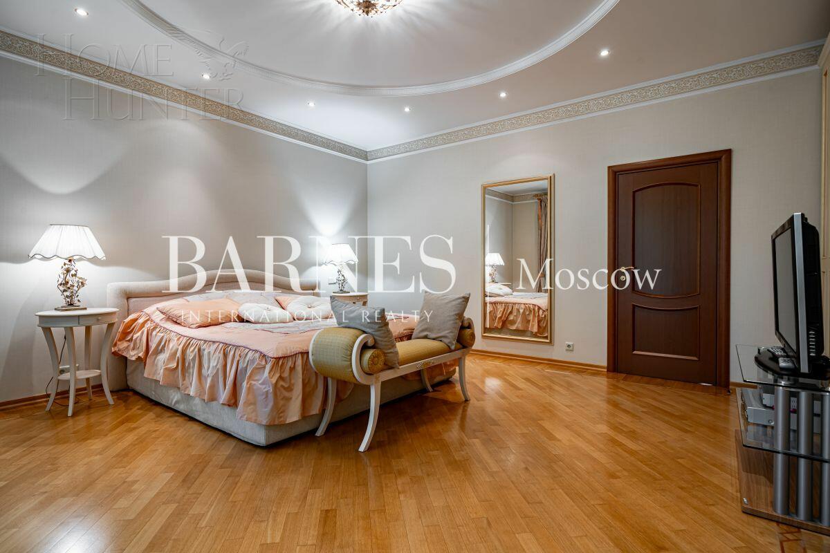 3-этажный коттедж 633 м² с отделкой