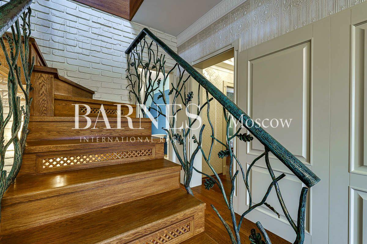 2-этажный коттедж 1 150 м² с отделкой