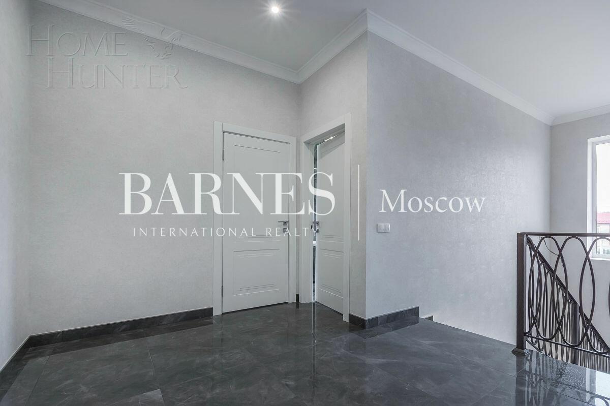 2-этажный коттедж 307 м² с отделкой