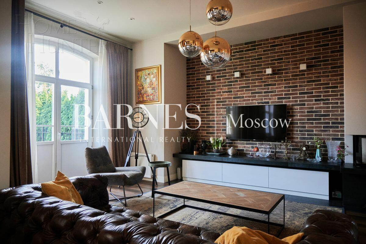 2-этажный таунхаус 295 м² с отделкой