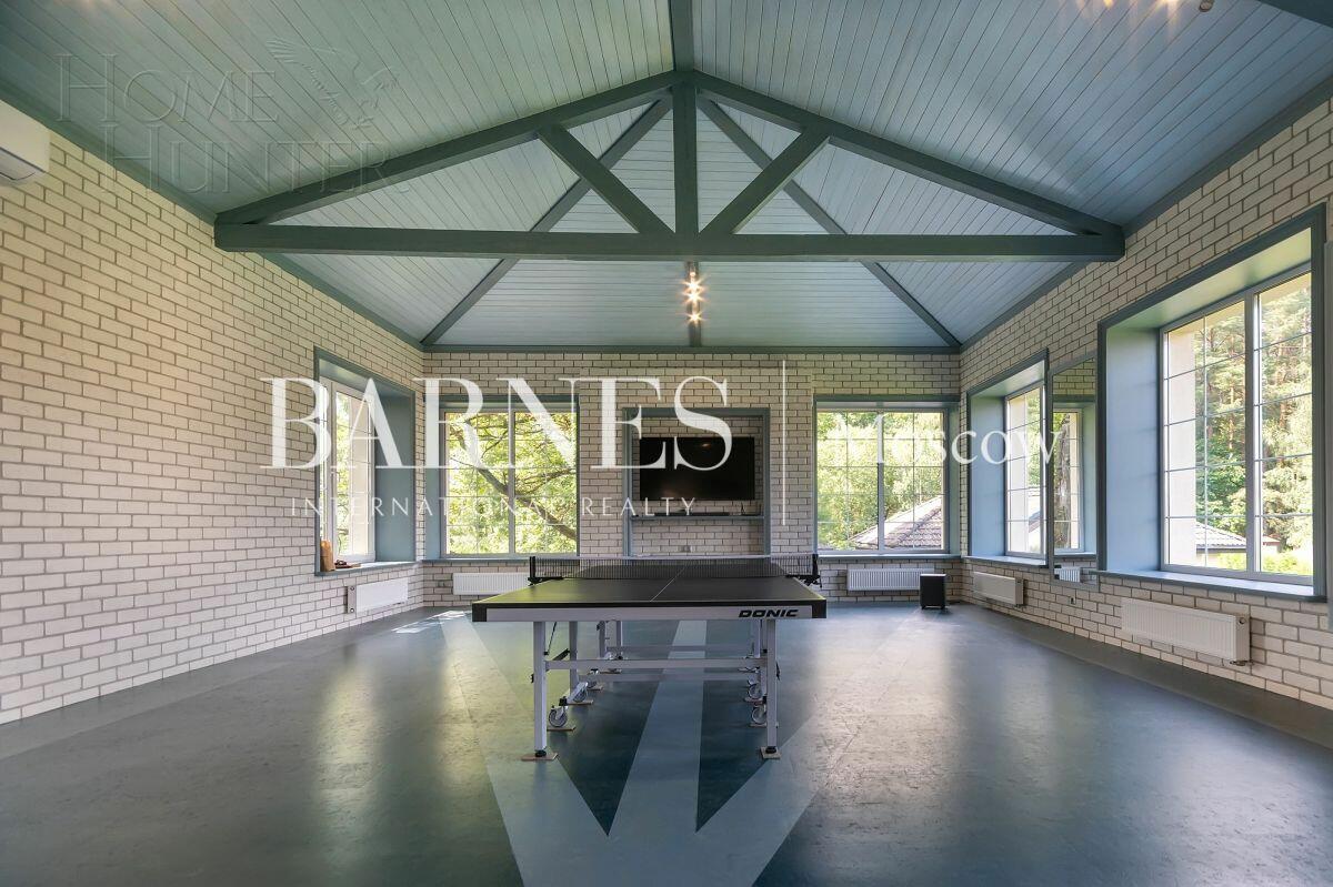 3-этажный коттедж 1 162 м² с отделкой