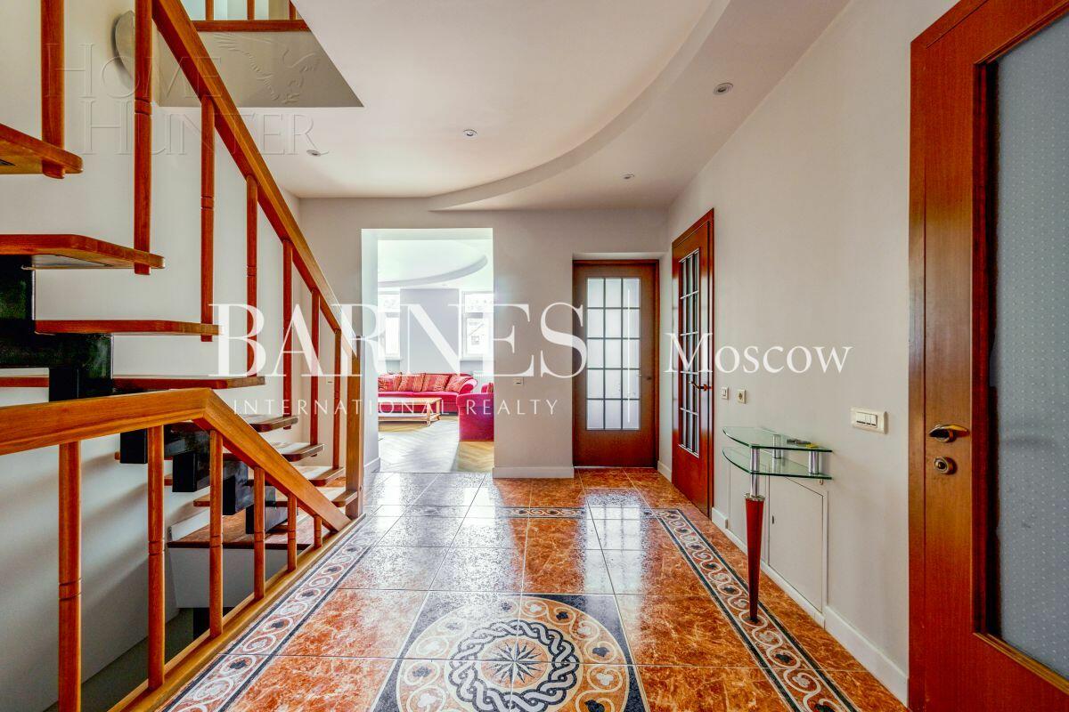 2-этажный коттедж 370 м² с отделкой
