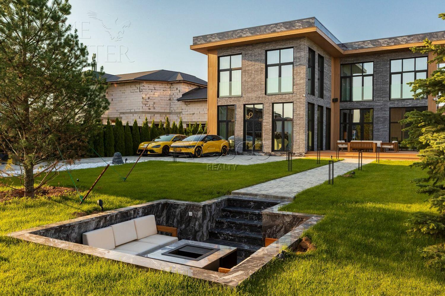 2-этажный коттедж 250 м² с отделкой