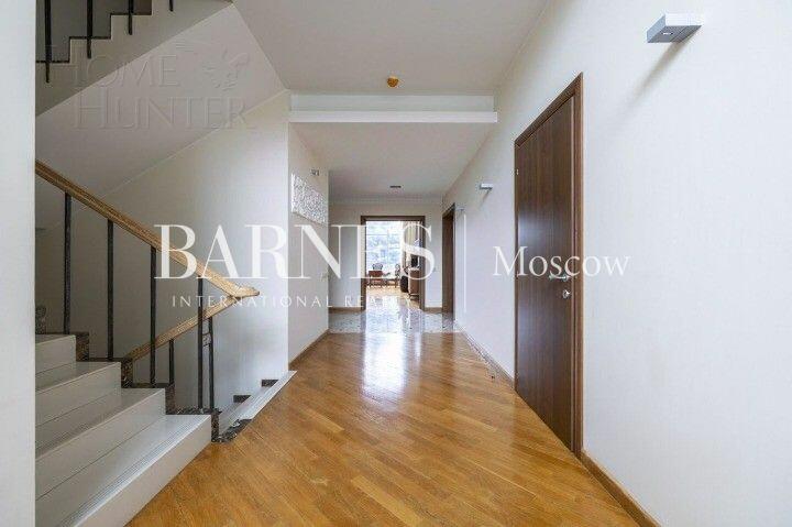 3-этажный коттедж 980 м² с отделкой