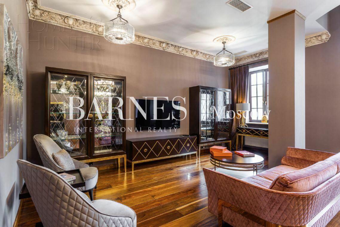 2-этажный коттедж 800 м² с отделкой