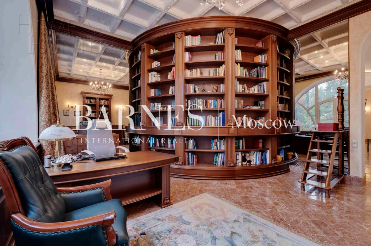 2-этажный коттедж 1 300 м² с отделкой