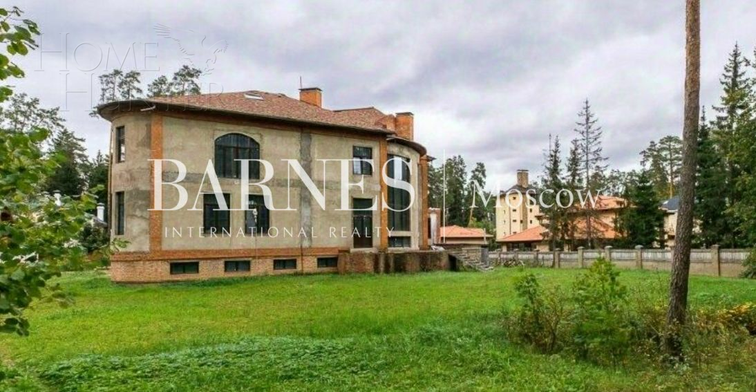 2-этажный коттедж 950 м² без отделки