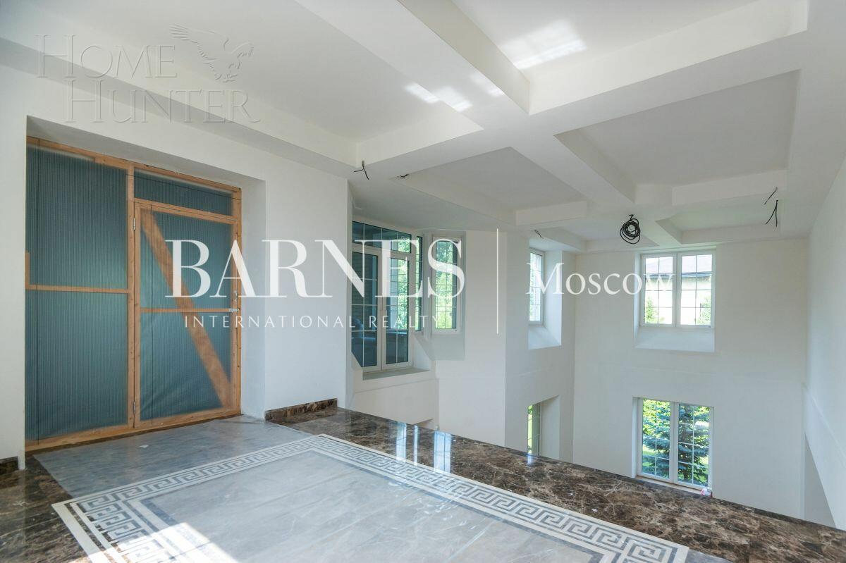 3-этажный коттедж 1 162 м² с отделкой