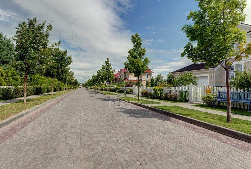 Участок 61.1 сот. в охраняемом поселке