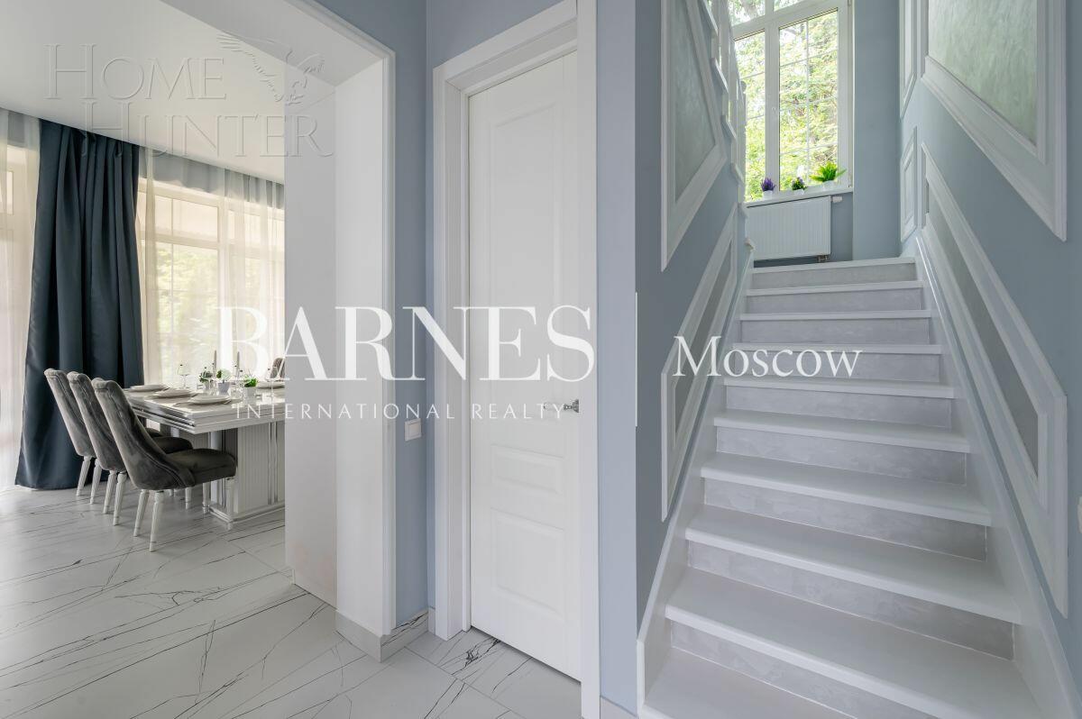 2-этажный коттедж 220 м² с отделкой