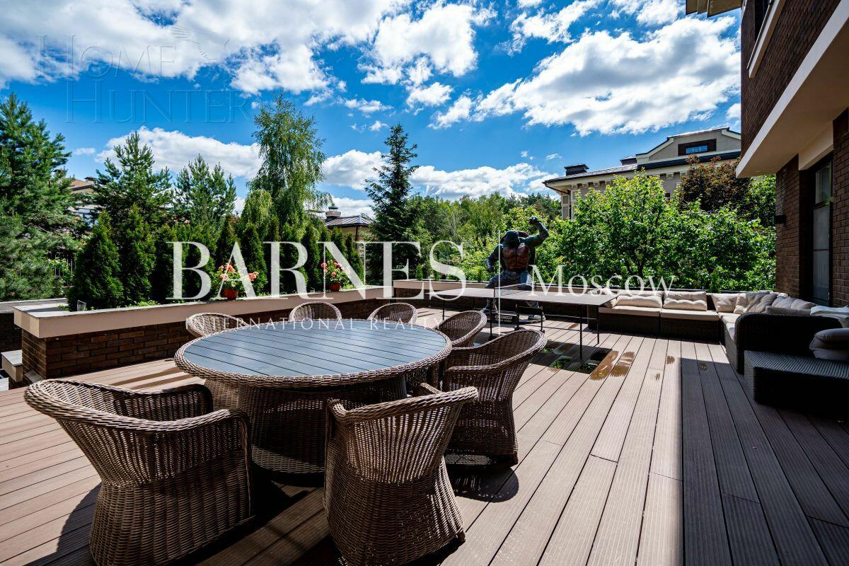 2-этажный коттедж 550 м² с отделкой