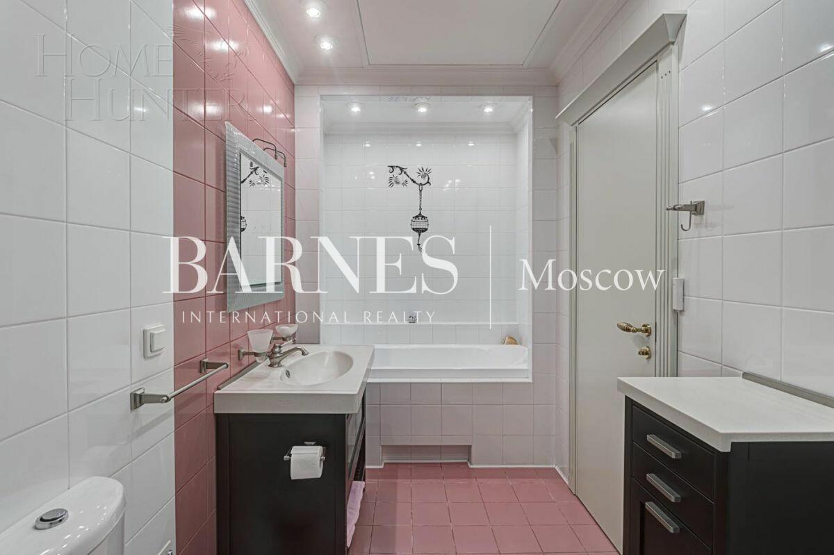 2-этажный коттедж 782.7 м² с отделкой