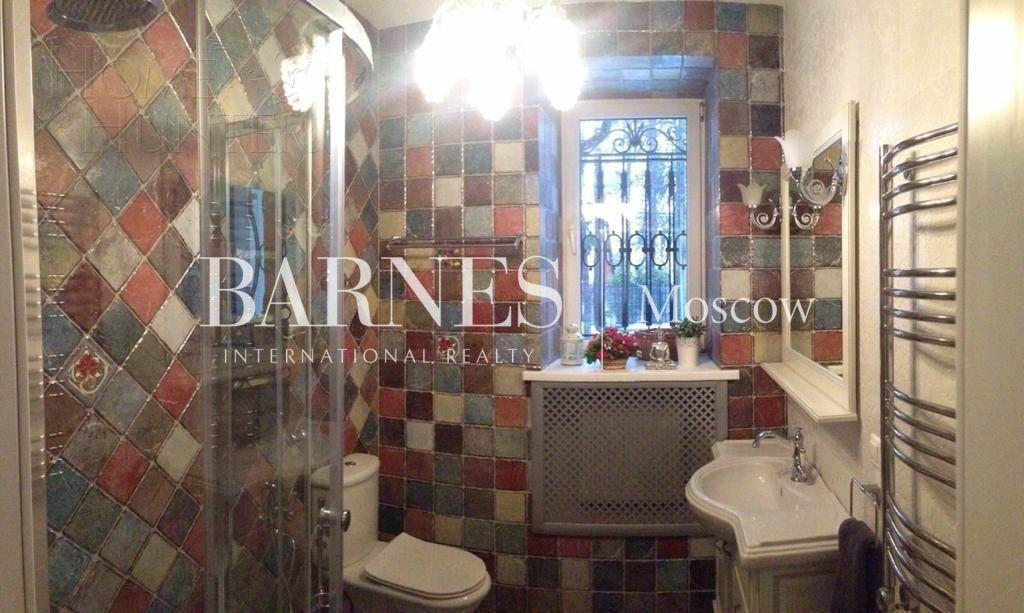 3-этажный коттедж 400 м² с отделкой