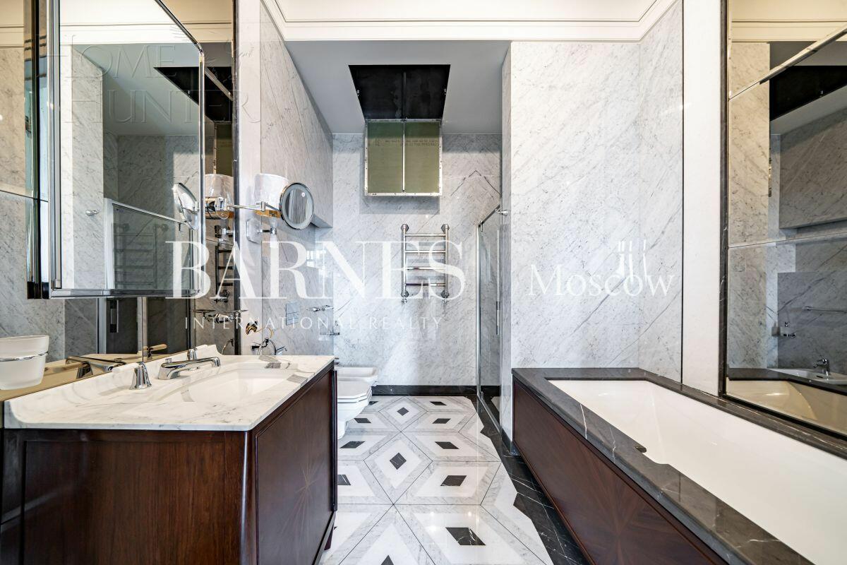 2-этажный коттедж 1 244 м² с отделкой