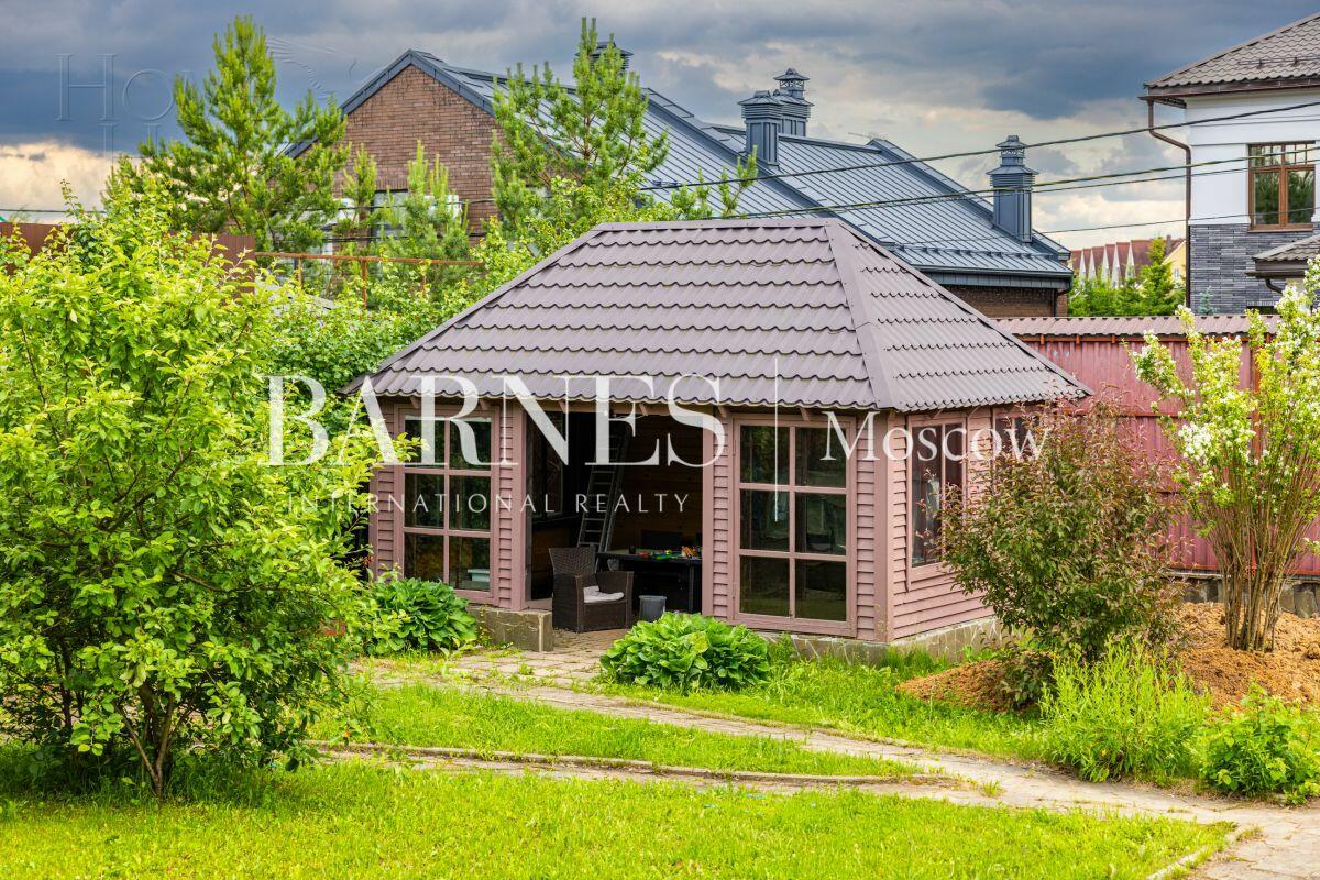 2-этажный коттедж 320 м² с отделкой