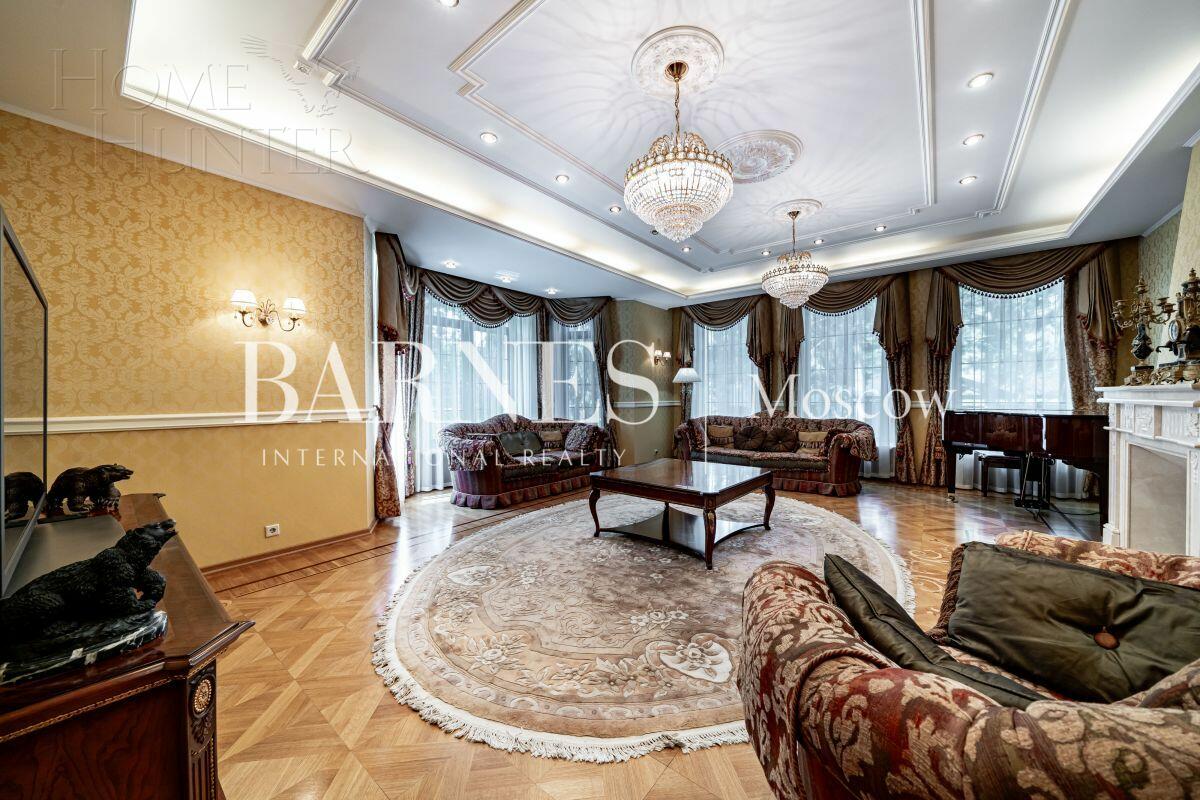 3-этажный коттедж 633 м² с отделкой