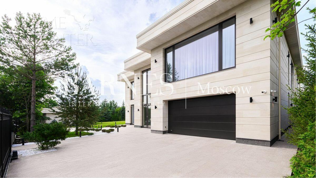 2-этажный коттедж 1 071 м² с отделкой