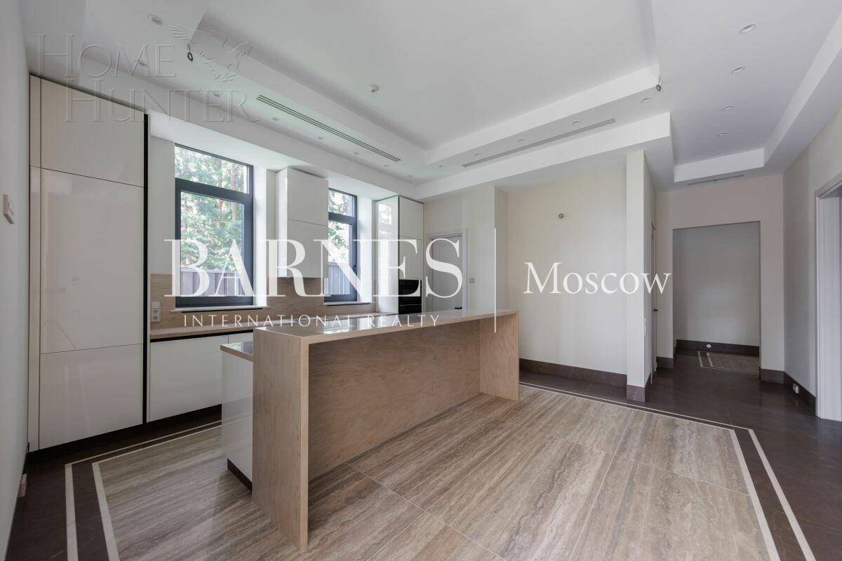 3-этажный коттедж 380 м² с отделкой