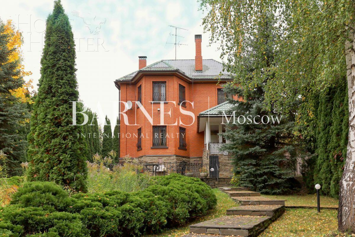 2-этажный коттедж 320 м² с отделкой