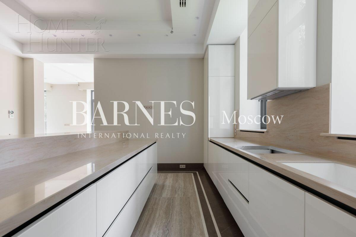 3-этажный коттедж 380 м² с отделкой