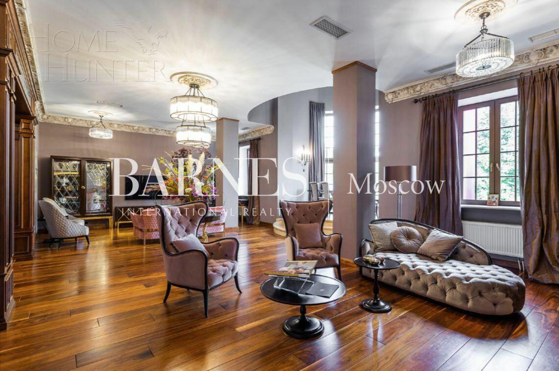 2-этажный коттедж 800 м² с отделкой