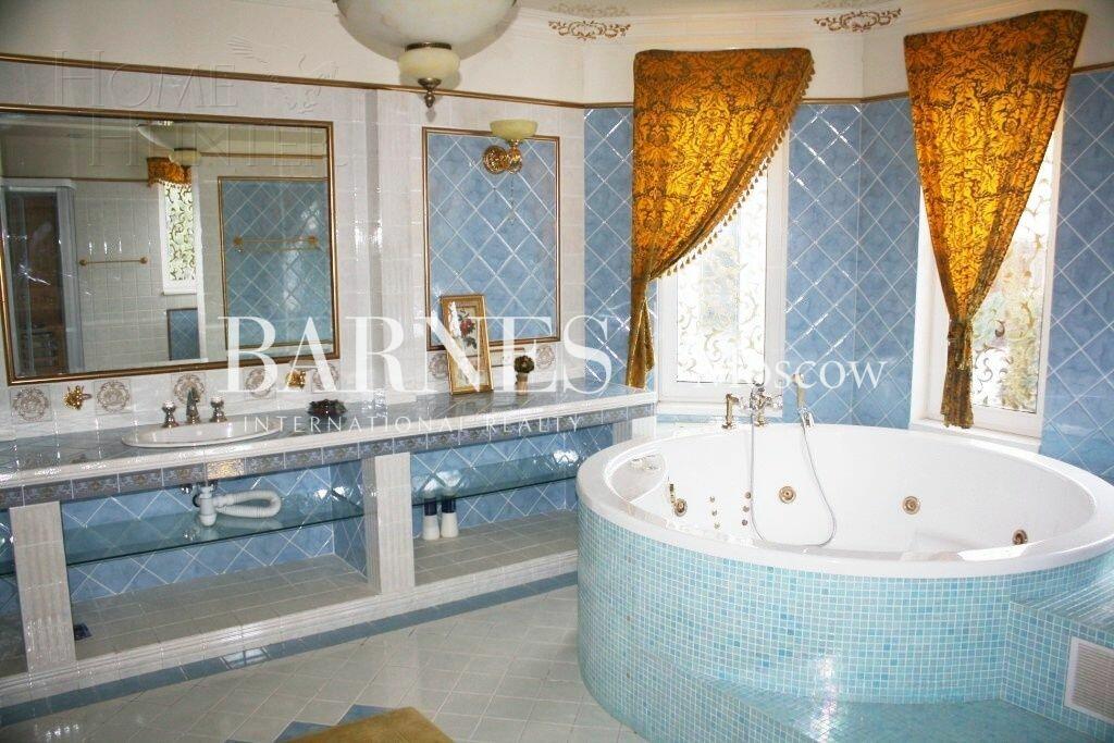 2-этажный коттедж 550 м² с отделкой