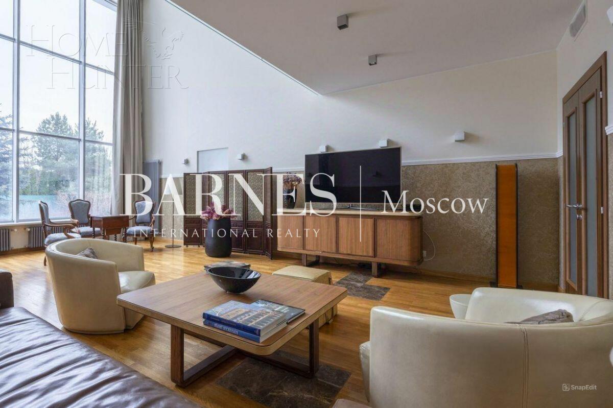 3-этажный коттедж 980 м² с отделкой