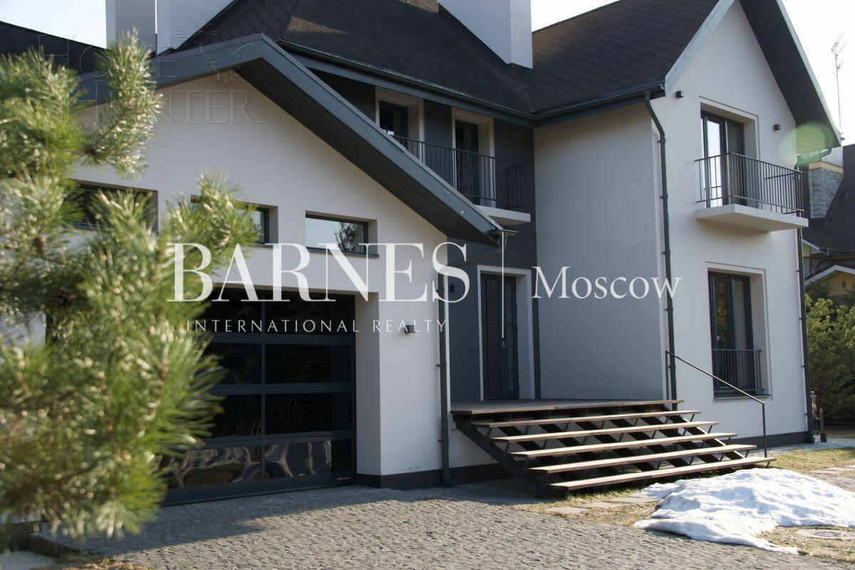 2-этажный коттедж 467 м² с отделкой