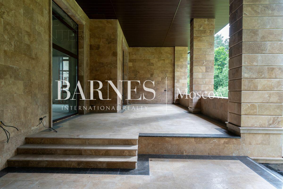 2-этажный коттедж 596 м² без отделки