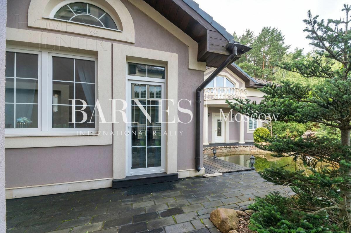 3-этажный коттедж 1 162 м² с отделкой