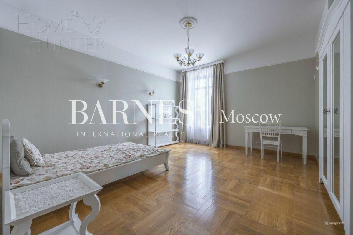 3-этажный коттедж 980 м² с отделкой