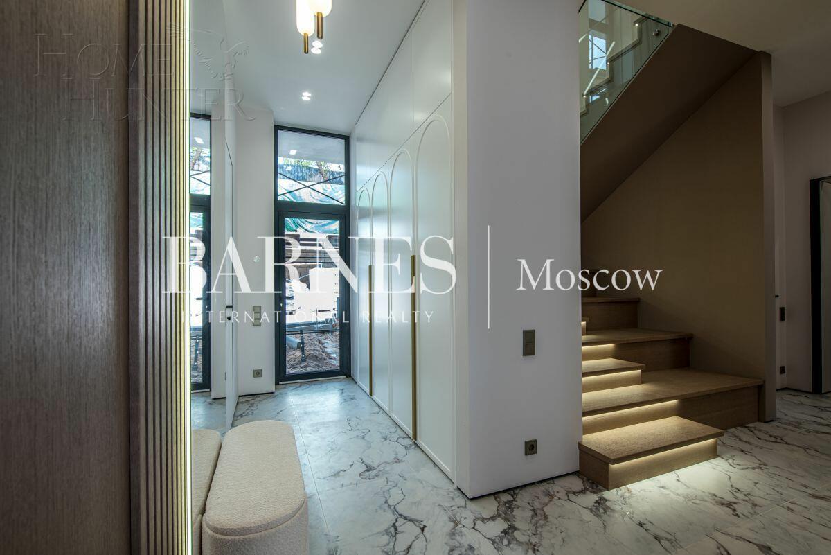 2-этажный коттедж 347 м² с отделкой