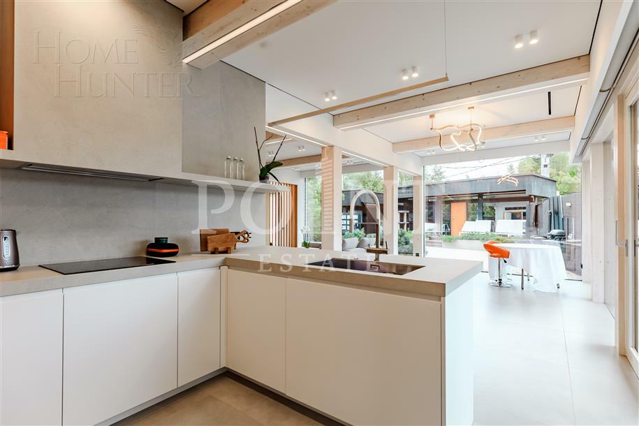 2-этажный коттедж 261 м² с отделкой