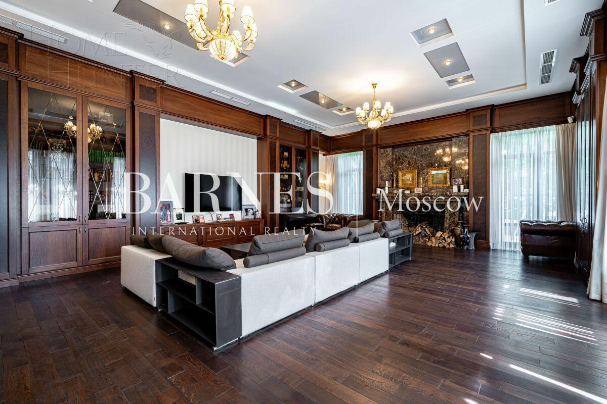 2-этажный коттедж 550 м² с отделкой