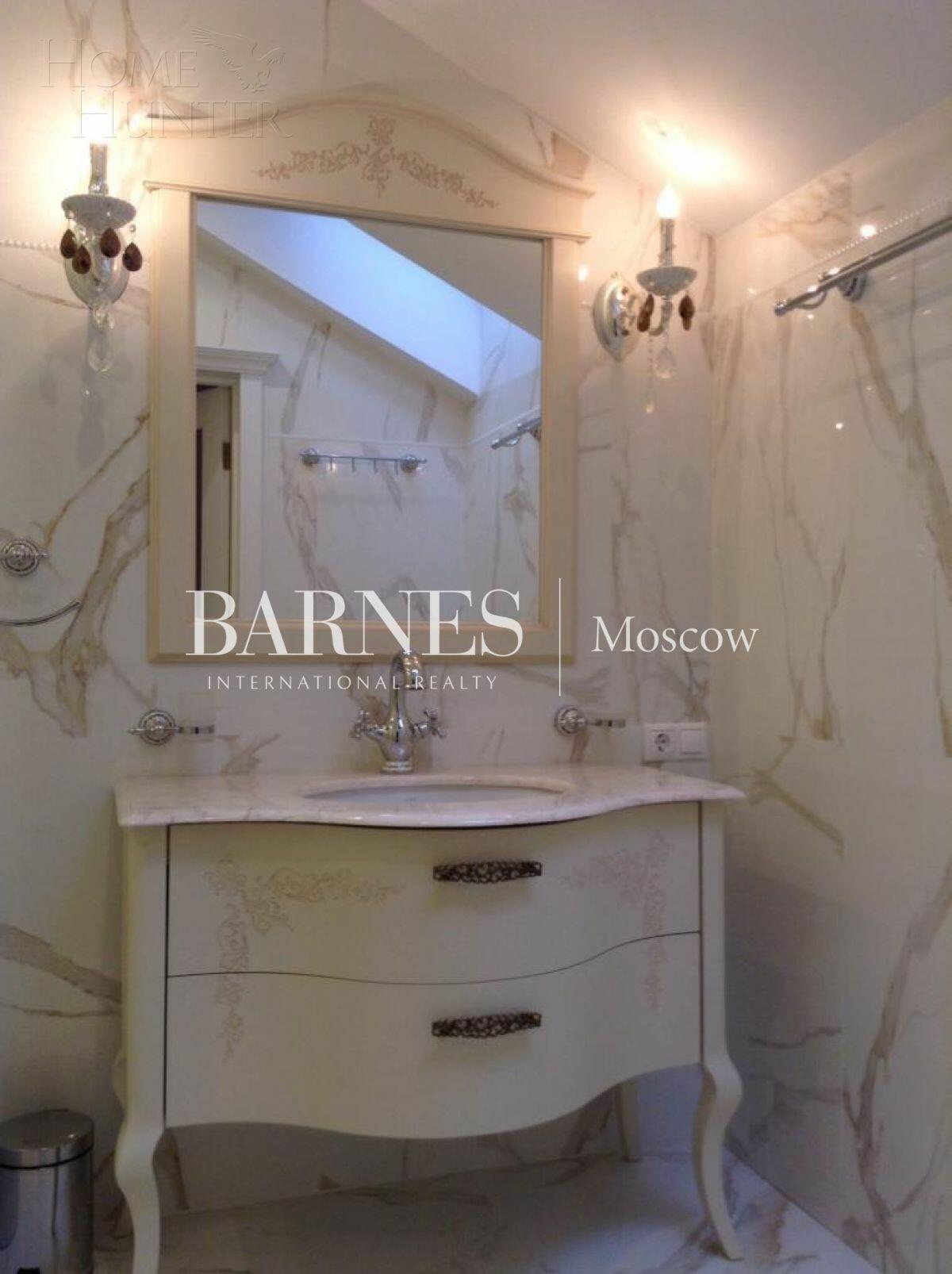 3-этажный коттедж 400 м² с отделкой