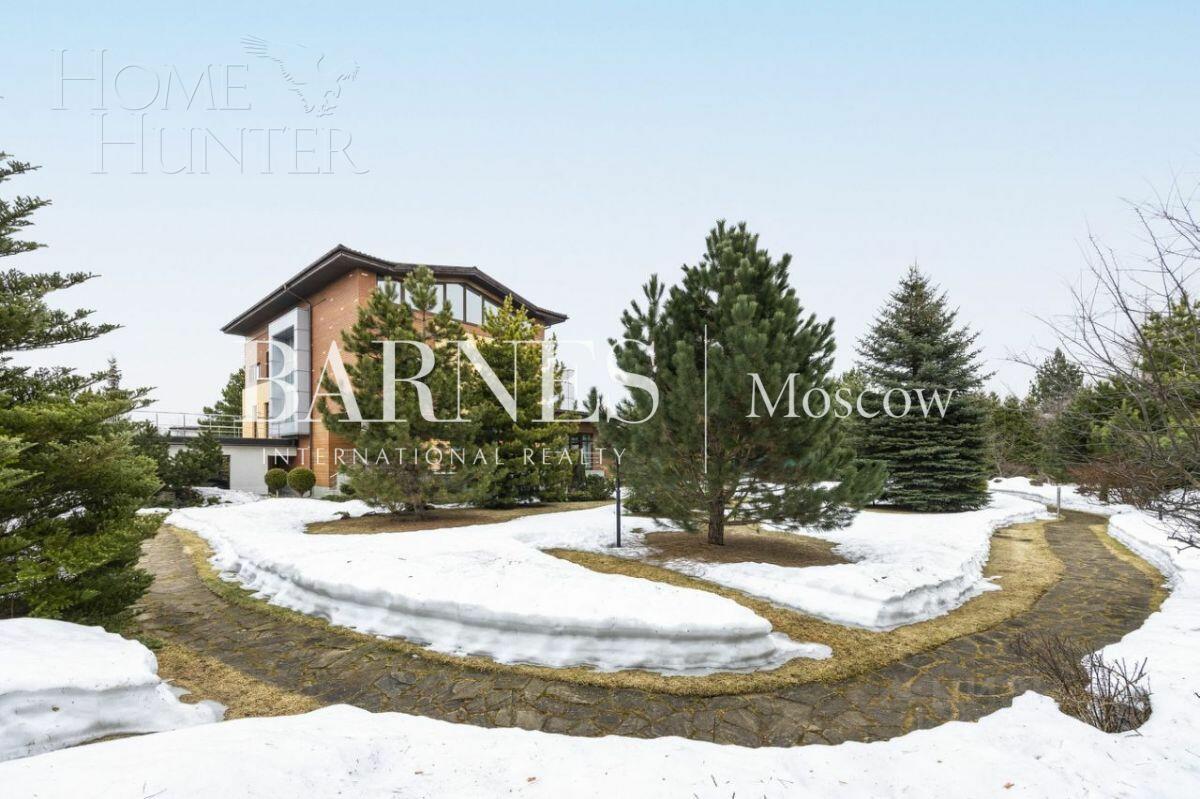 3-этажный коттедж 980 м² с отделкой