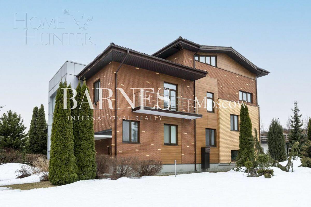 3-этажный коттедж 980 м² с отделкой