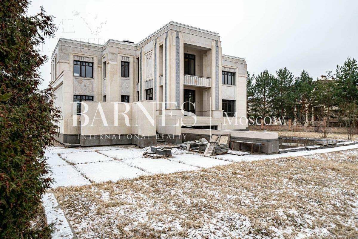 2-этажный коттедж 1 244 м² с отделкой