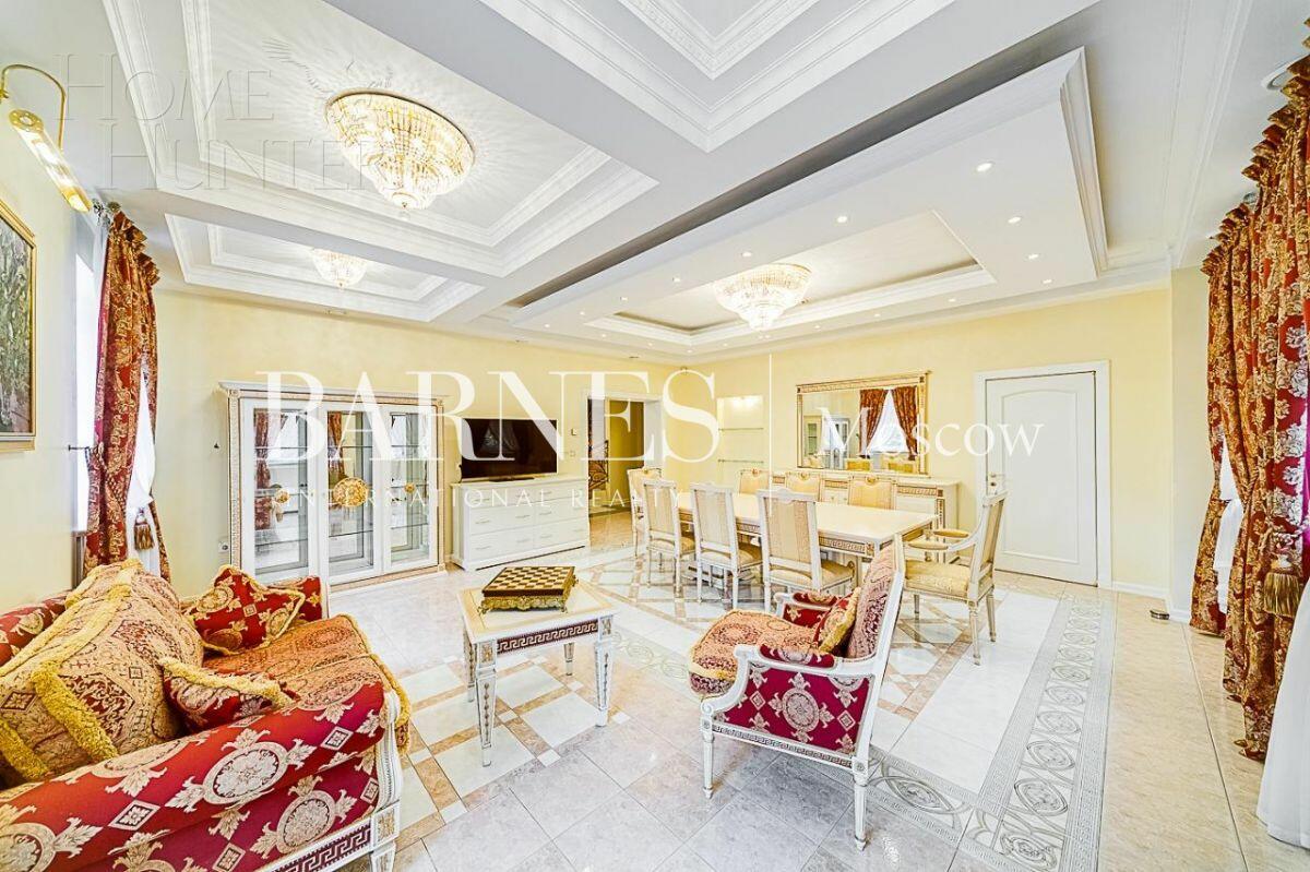 3-этажный коттедж 740 м² с отделкой