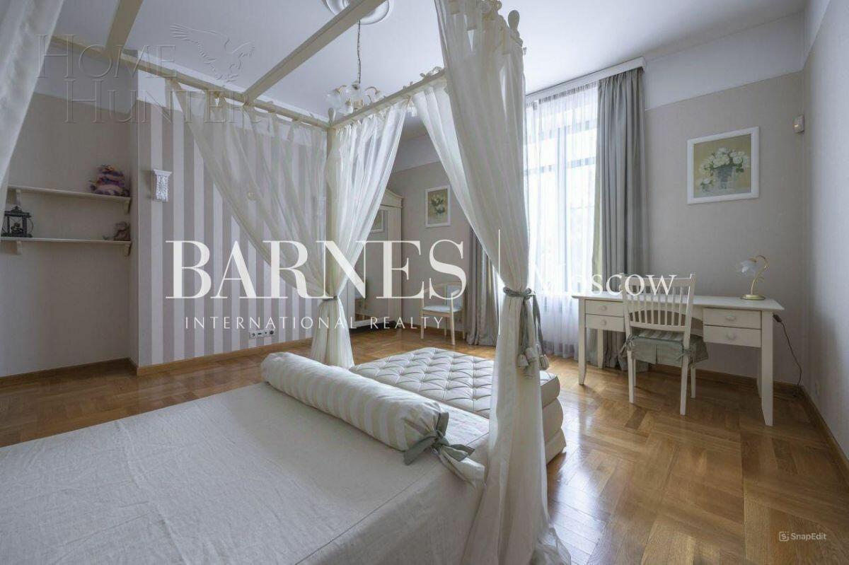 3-этажный коттедж 980 м² с отделкой